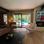 ヴィラ Avec Piscine 3 6 Couchages *