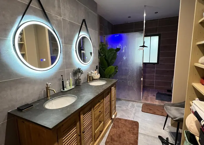 Avec Piscine 3 6 Couchages 别墅 *